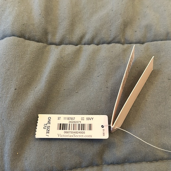 Victoria’s Secret Leopard Print & Floral Scarf - Picture 4 of 5